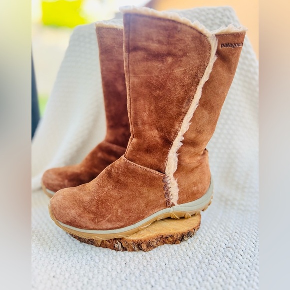 Patagonia Lugano Chimney Women’s Primaloft Furry Suede Snow Boots Sz 7.5 EU - Picture 1 of 11